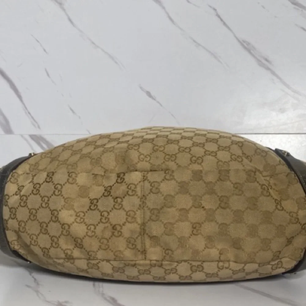 Authentic Gucci GG Tan Canvas Pelham Shoulder Bag. - Picture 3 of 7